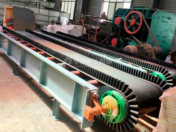 波状裙边输送带